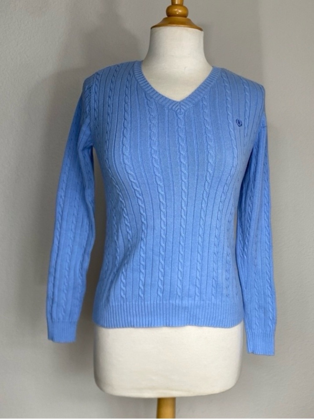 IZOD Womens Baby Blue V Neck Cotton Cable Knit Sweater Size Small Preppy Classic